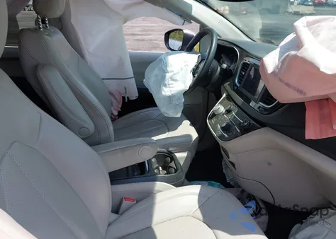 2021 Chrysler Voyager Lxi из США, поврежденный, VIN 2C4RC1DG0MR569650